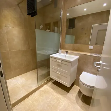 شقة Von Oben 3,5 8.og Frisch Saniert